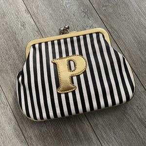 Letter P clutch
